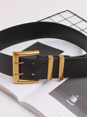 cinturón ancho negro con hebilla dorada con 2 ajugeros